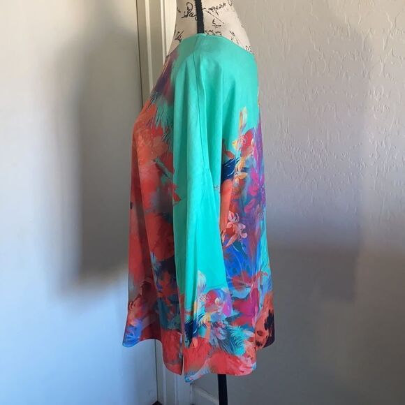 Soft Surroundings Floral Print Feminine Casual Modern Top Art To Wear Boho - Picture 2 of 9